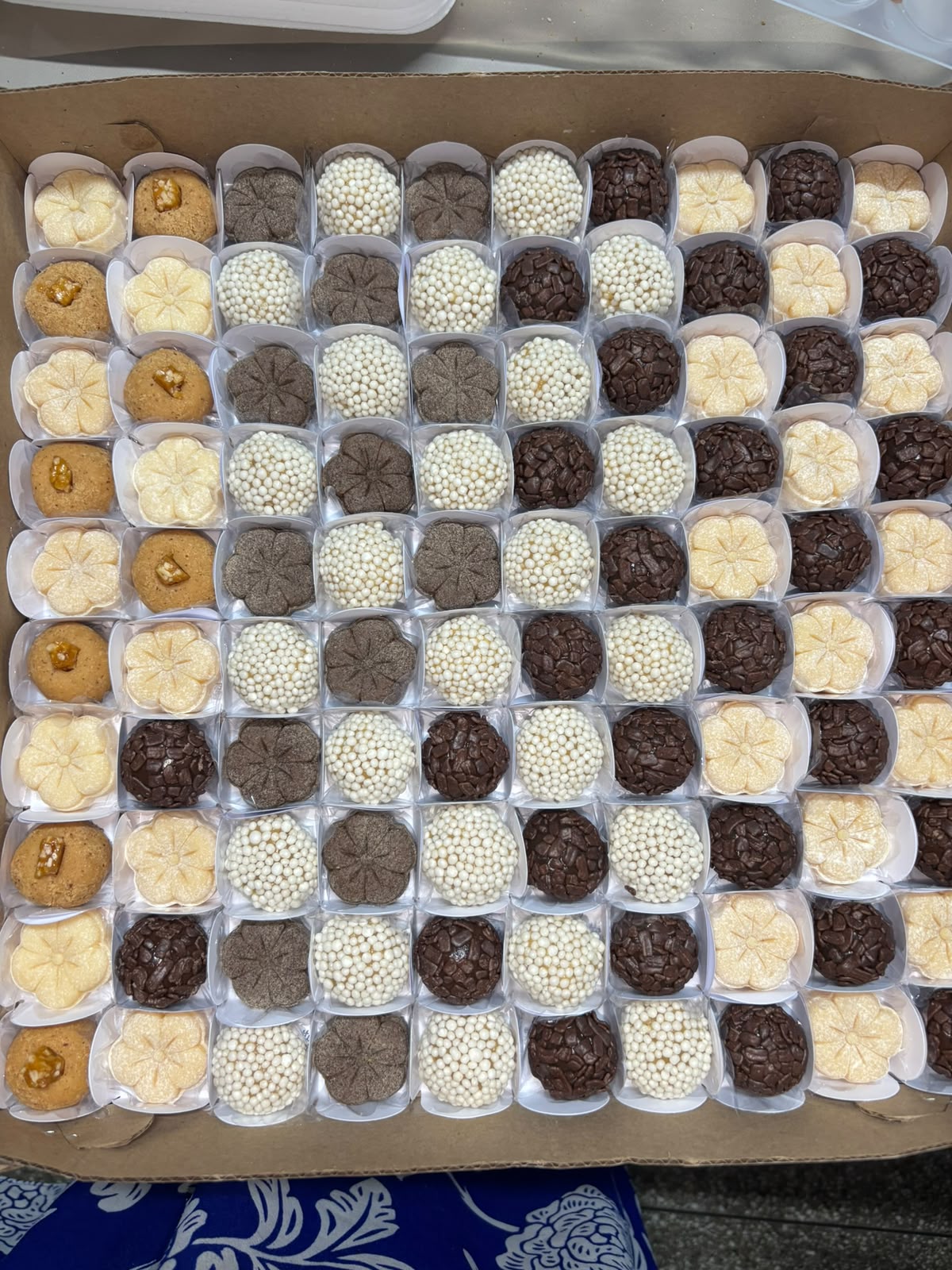 Centro de doces gourmet para aniversário